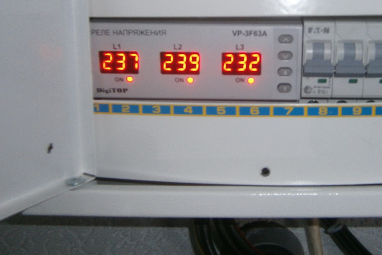 установка реле контроля напряжения